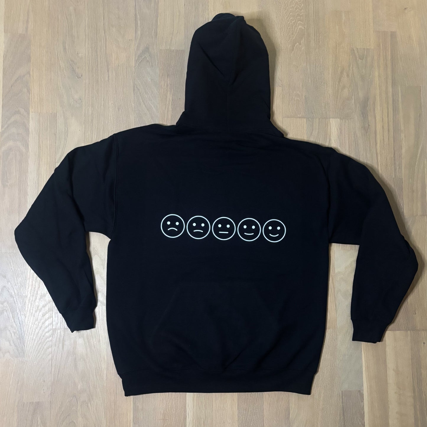 HOODIE - Upp med hakan